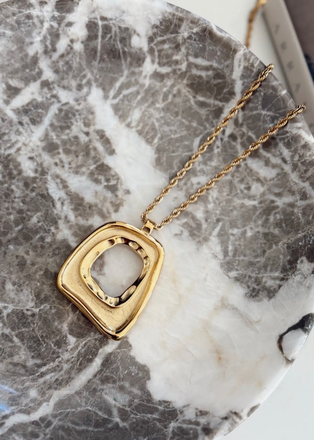 THE TAYLOR NECKLACE